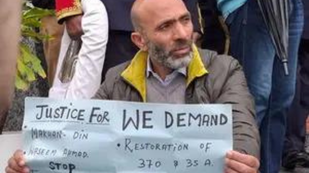 You are currently viewing MLA protests civilian deaths, demands statehood restored in J&K