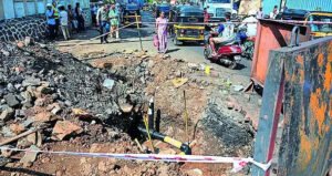 Read more about the article Gas pipeline leak on road triggers 40ft-high blaze in Mumbai, 2 critical