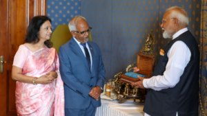 Read more about the article PM Modi gifts Banarasi saree to Mauritius President’s wife