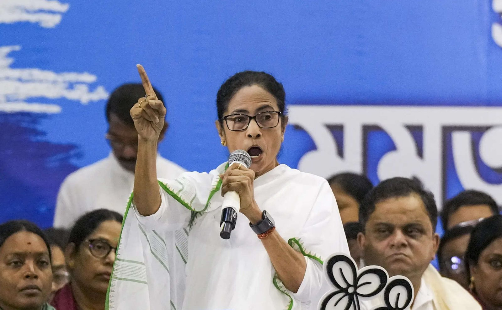 You are currently viewing BJP slams Didi for Santiniketan ‘Holi ban’, TMC denies any such prohibition