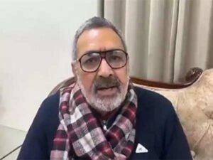 Read more about the article ‘Ye to vardi ko bhi apni jaagir samajhte hai’: Giriraj Singh slams Tej Pratap Yadav over ‘dance’ remark to policeman