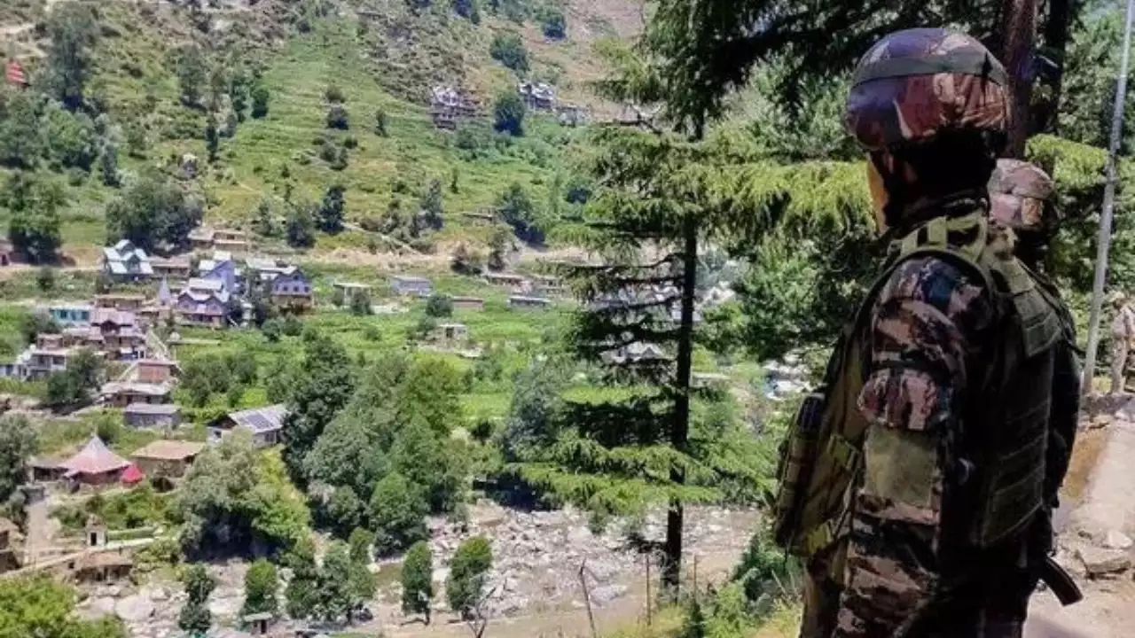 You are currently viewing J&K: Encounter breaks out between security forces and terrorists in Kupwara