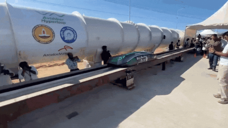 You are currently viewing India to have ‘world’s longest hyperloop tube soon’: Vaishnaw shares video