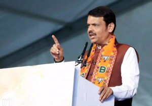 Read more about the article Unfortunate that govt has to protect Aurangzeb’s grave: CM Fadnavis