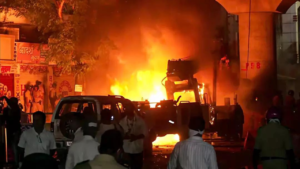 Read more about the article Aurangzeb tomb row: Nagpur on edge amid violent clashes; oppn targets Maharashtra govt; top developments