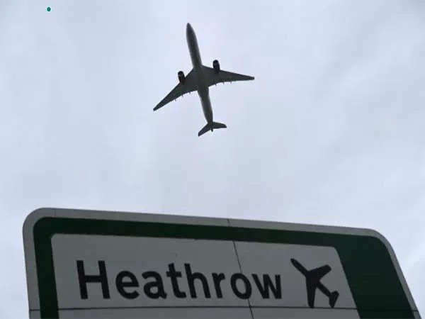 You are currently viewing 19 flights to Heathrow from India disrupted, thousands left stranded