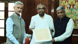 Read more about the article India receives Mahatma Gandhi-related artefacts from South Africa
