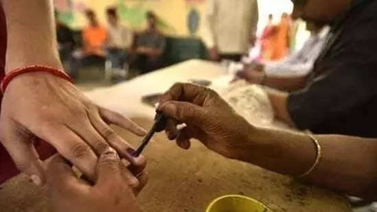 You are currently viewing 6 parties had Rs 4,300 crore more in kitty after Lok Sabha polls, study shows