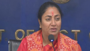 Read more about the article With a record 32% hike, Rekha Gupta presents Rs 1L crore budget for Delhi