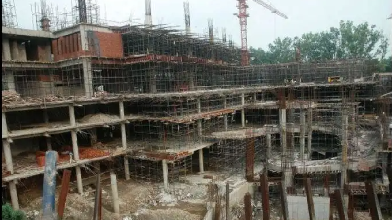 You are currently viewing Six-storey building collapses at Bhadrachalam in Telangana, probe underway