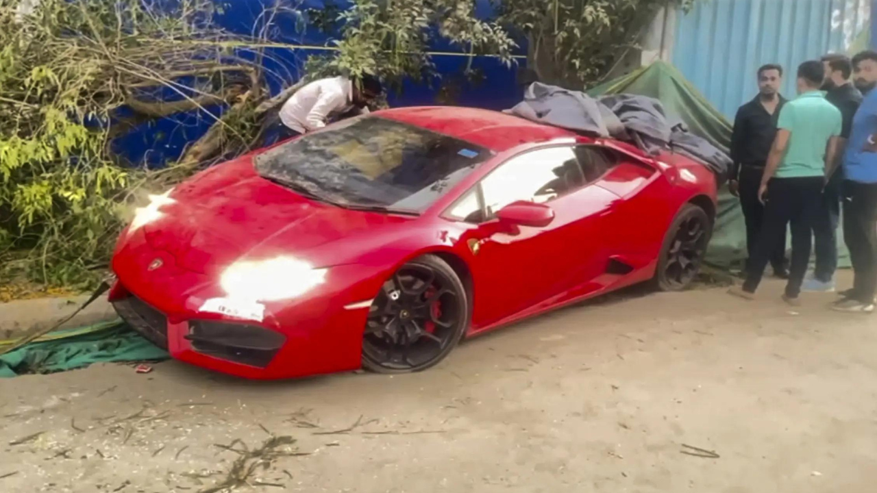 You are currently viewing Noida Lamborghini accident: Accused driver Deepak granted bail day after hitting two pedestrians