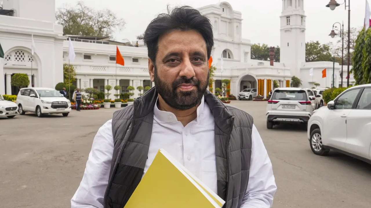 You are currently viewing After Owaisi, AAP MLA Amanatullah Khan challenges Waqf Amendment Bill 2025 in Supreme Court
