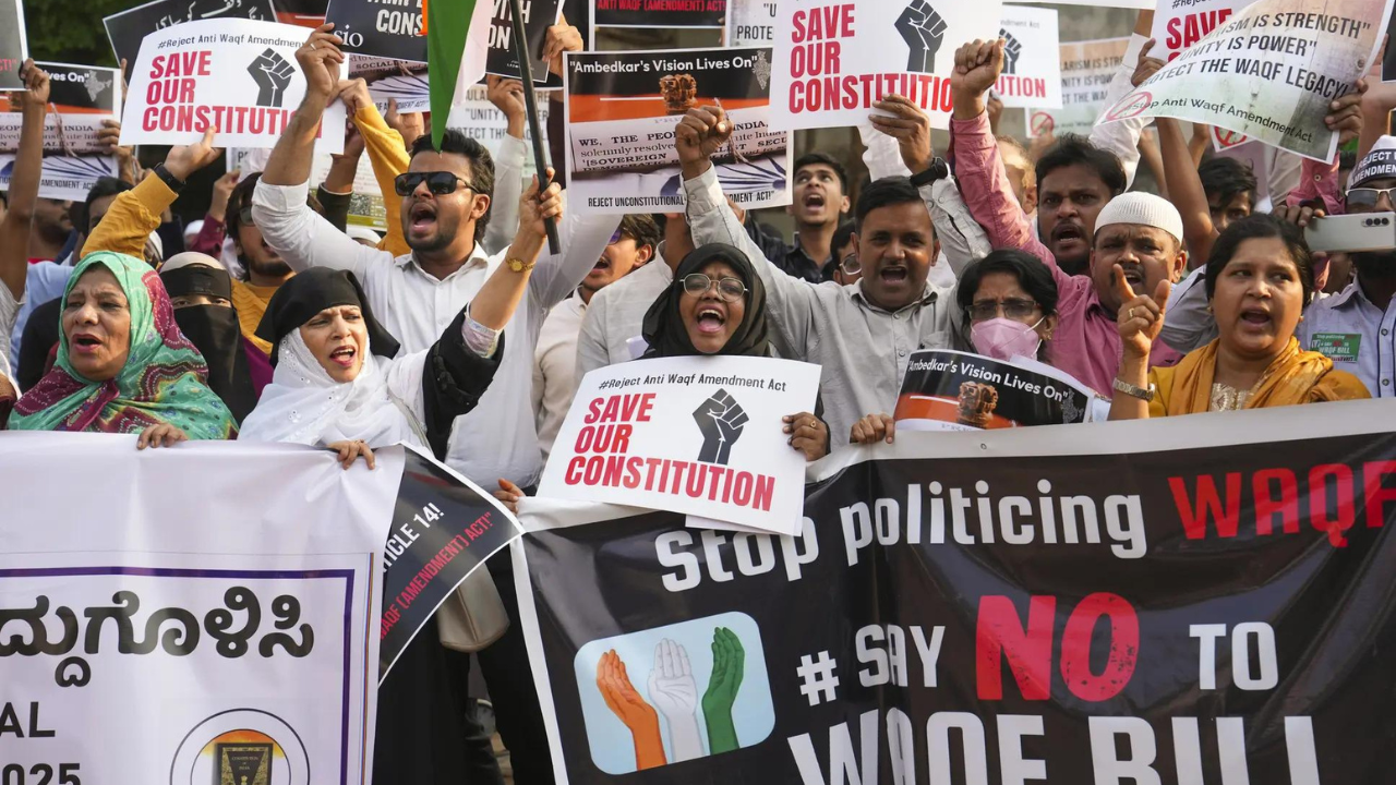You are currently viewing SC plays by ‘no mention’ rule, no urgent Waqf pleas listing