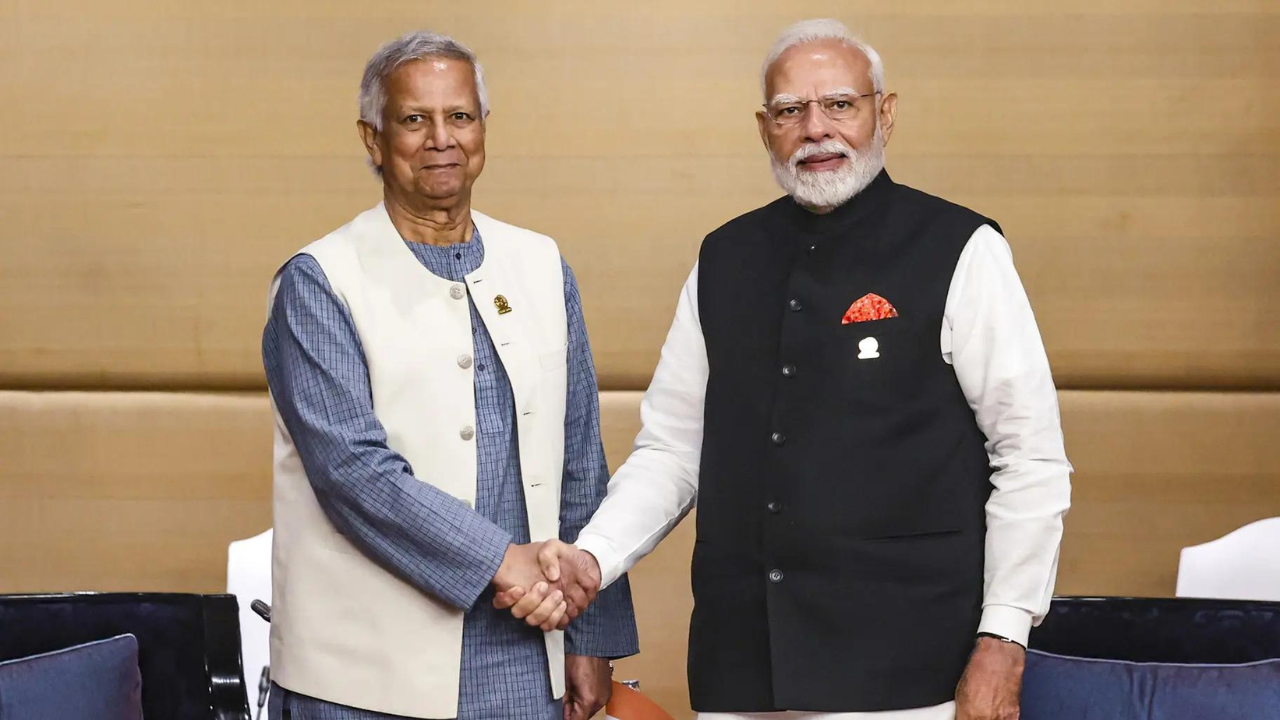 You are currently viewing Modi-Yunus meeting: Nobel laureate earns brownie points, ‘equality’ and ‘fairness’ buzzwords in Bangladeshi media