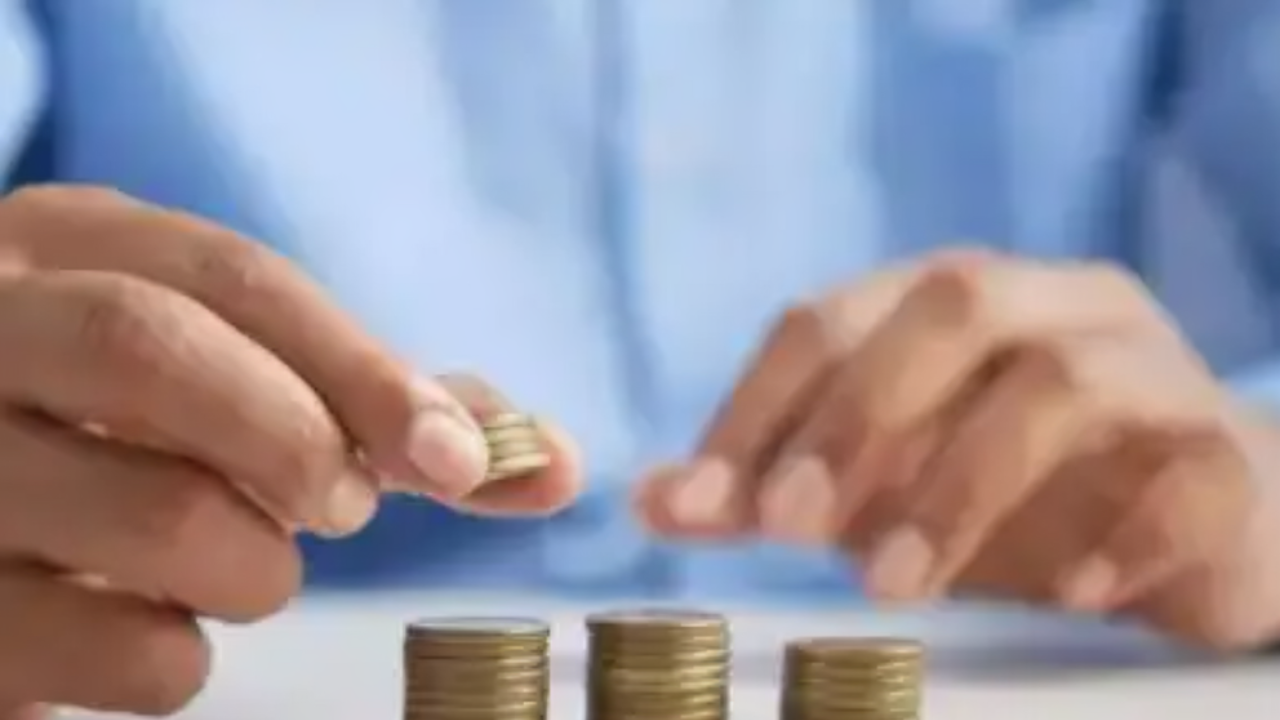 You are currently viewing Power of Rs 10: Firms bet big on small packs