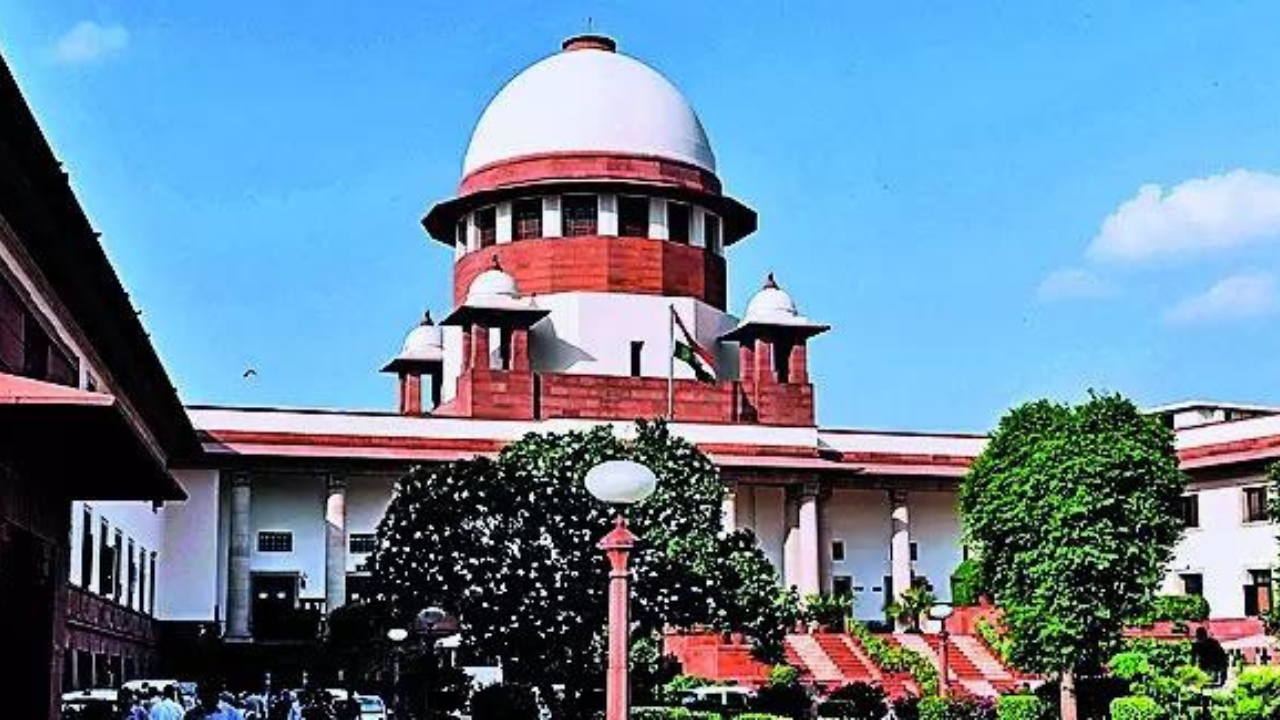 You are currently viewing Centre tells SC waqf law ‘secular’, says petitioners ‘spinning a false narrative’