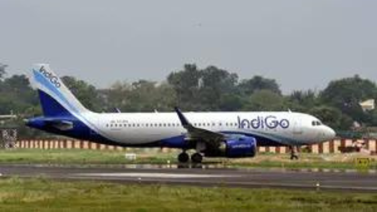 You are currently viewing Bomb scare on Varanasi-Bengaluru IndiGo flight: Canadian passenger detained for making threat