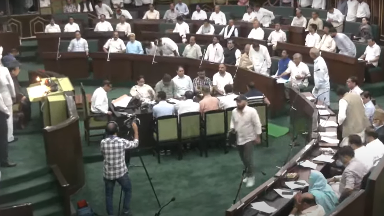 You are currently viewing Pahalgam terror attack: Jammu and Kashmir assembly holds special session, Govt bans Pak YouTube channels – Top developments