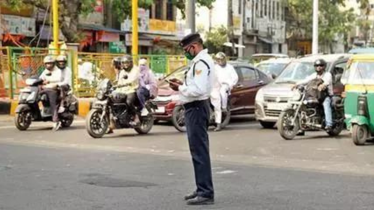You are currently viewing Traffic violation may earn negative points, lead to DL suspension & cancellation