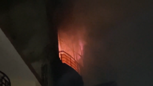Read more about the article Massive fire breaks out at six-storey building in Kanpur, dousing operations underway