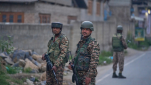 Read more about the article Hostility level still low, Pakistan may not hit N-button yet: Experts