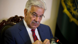 Read more about the article ‘It’s all over social media’: Pakistan defence minister Khwaja Asif’s bizarre response when asked for proof of downing Indian jet