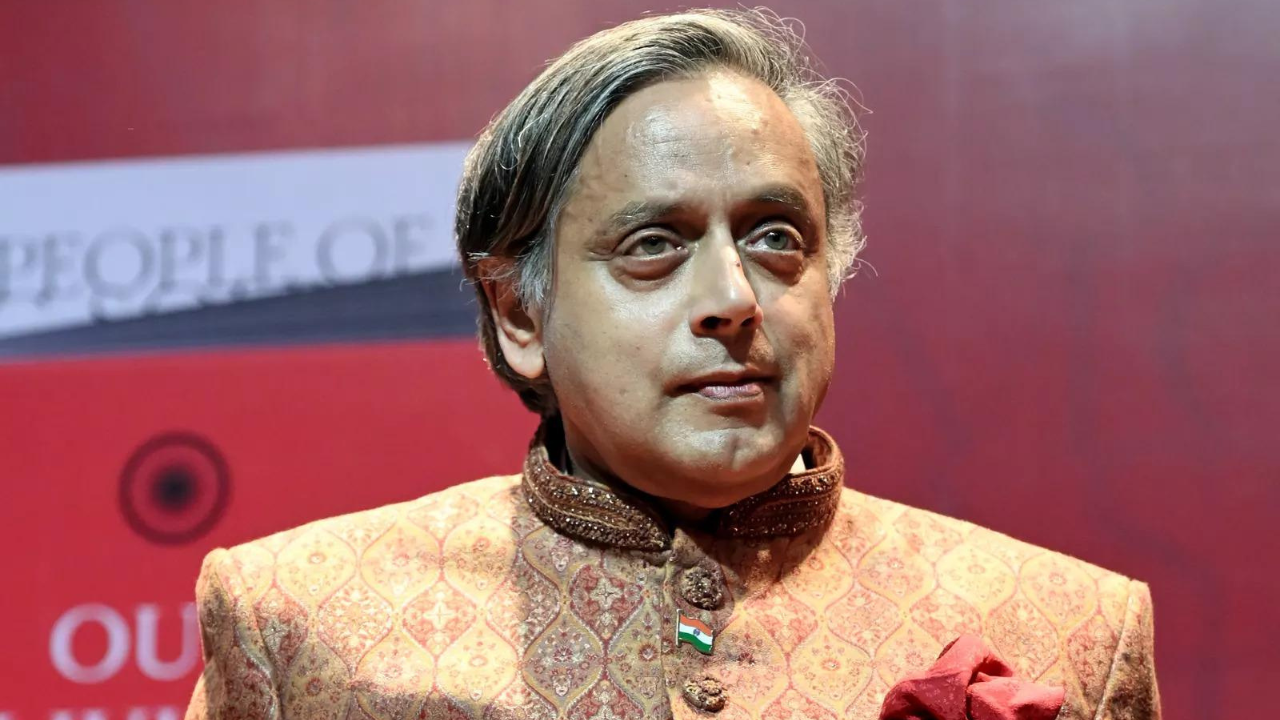You are currently viewing ‘Expressing my views as an Indian’: Shashi Tharoor on Congress’ ‘lakshman rekha’ remark over his India-Pakistan stance