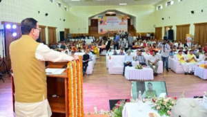 Read more about the article CM Dhami meets Yuvak, Mahila Mangal Dal representatives; announce incentives