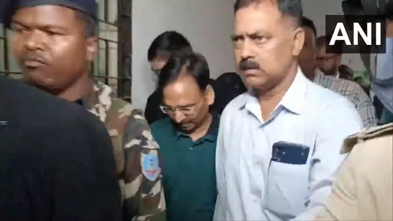 You are currently viewing Senior Jharkhand IAS officer Vinay Kumar Choubey arrested in liquor scam case