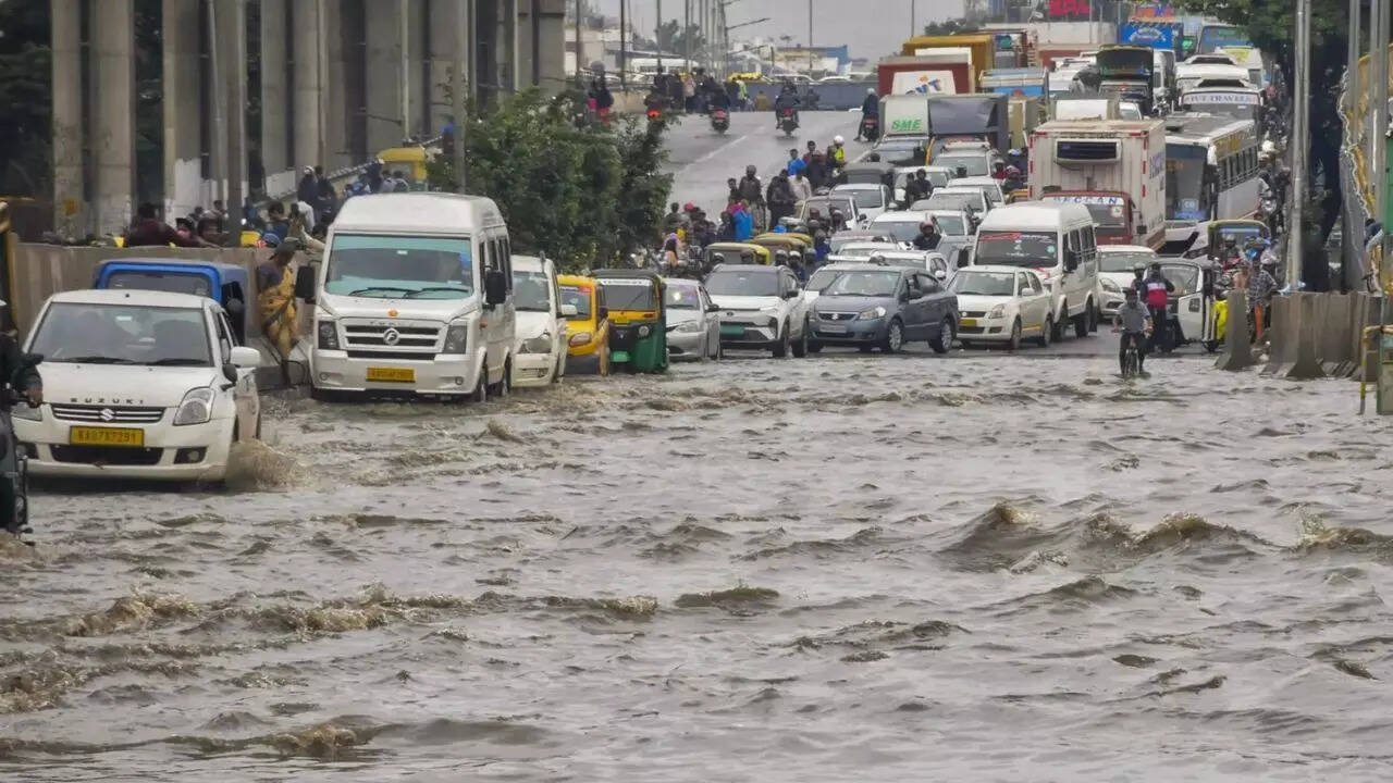 You are currently viewing BJP hits out at Congress in Karnataka for celebrating 2 years in office amid Bengaluru floods