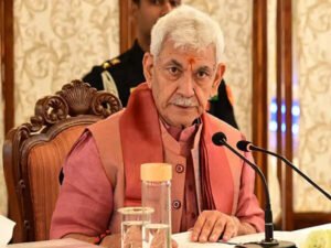 Read more about the article J&K lieutenant governor Manoj Sinha reviews Amarnath security, Mehbooba warns against war, Mirwaiz slams arrests