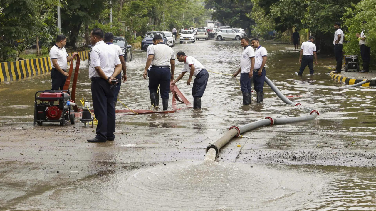 You are currently viewing IMD issues yellow alert for Delhi; Northeast India faces monsoon fury