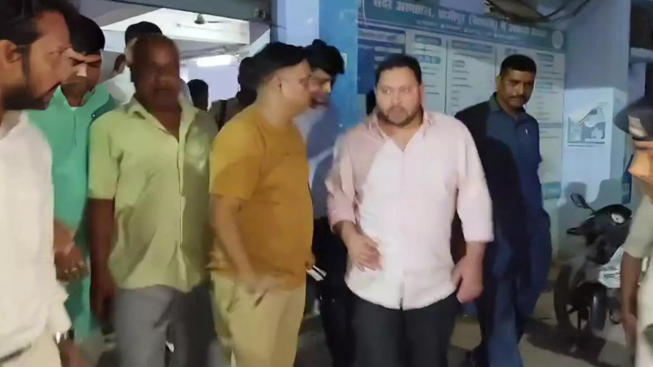 You are currently viewing ‘Your love and God’s grace kept me safe’: Tejashwi Yadav reacts after convoy accident; sister alleges conspiracy
