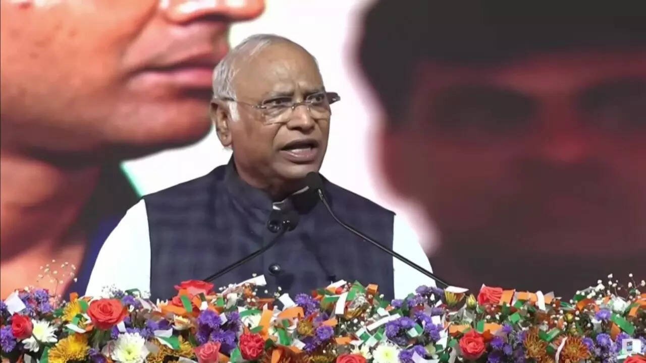 You are currently viewing PM Modi’s 11 years dealt blow to democracy & economy: Congress