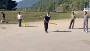 Read more about the article Bid to revive J&K tourism: BJP leader plays cricket in Pahalgam; watch video
