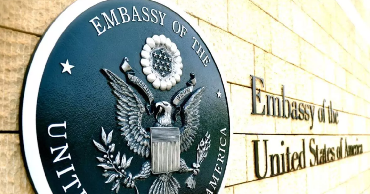 You are currently viewing US embassy warns visa holders after viral deportation video: ‘It’s a privilege, not a right’
