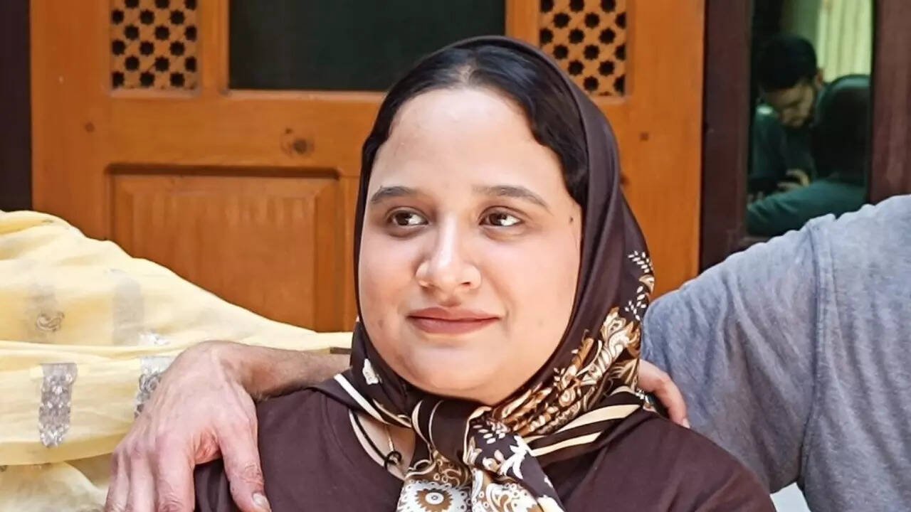 You are currently viewing Kashmiri students relieved to be back home; praise for MEA for swift evacuation from Iran