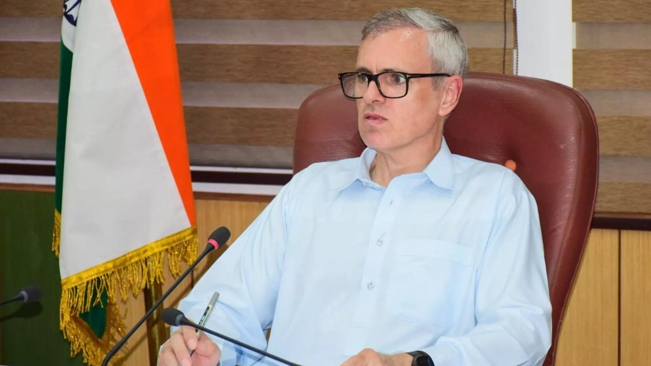 You are currently viewing US is ‘friend’ to others only when its own interests are served: J&K CM’s jibe over Trump-Munir lunch; suggests solution to end Middle-East conflict