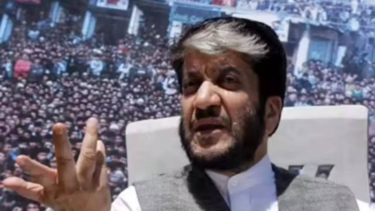 You are currently viewing Political parties in Jammu and Kashmir seek home custody for separatist leader