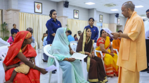 Read more about the article During Janta Darshan, UP CM Yogi Adityanath helps get girl enrolled in school