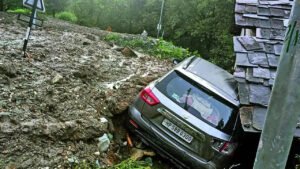Read more about the article Cloudbursts in Himachal Pradesh leave 2 dead, up to 20 missing