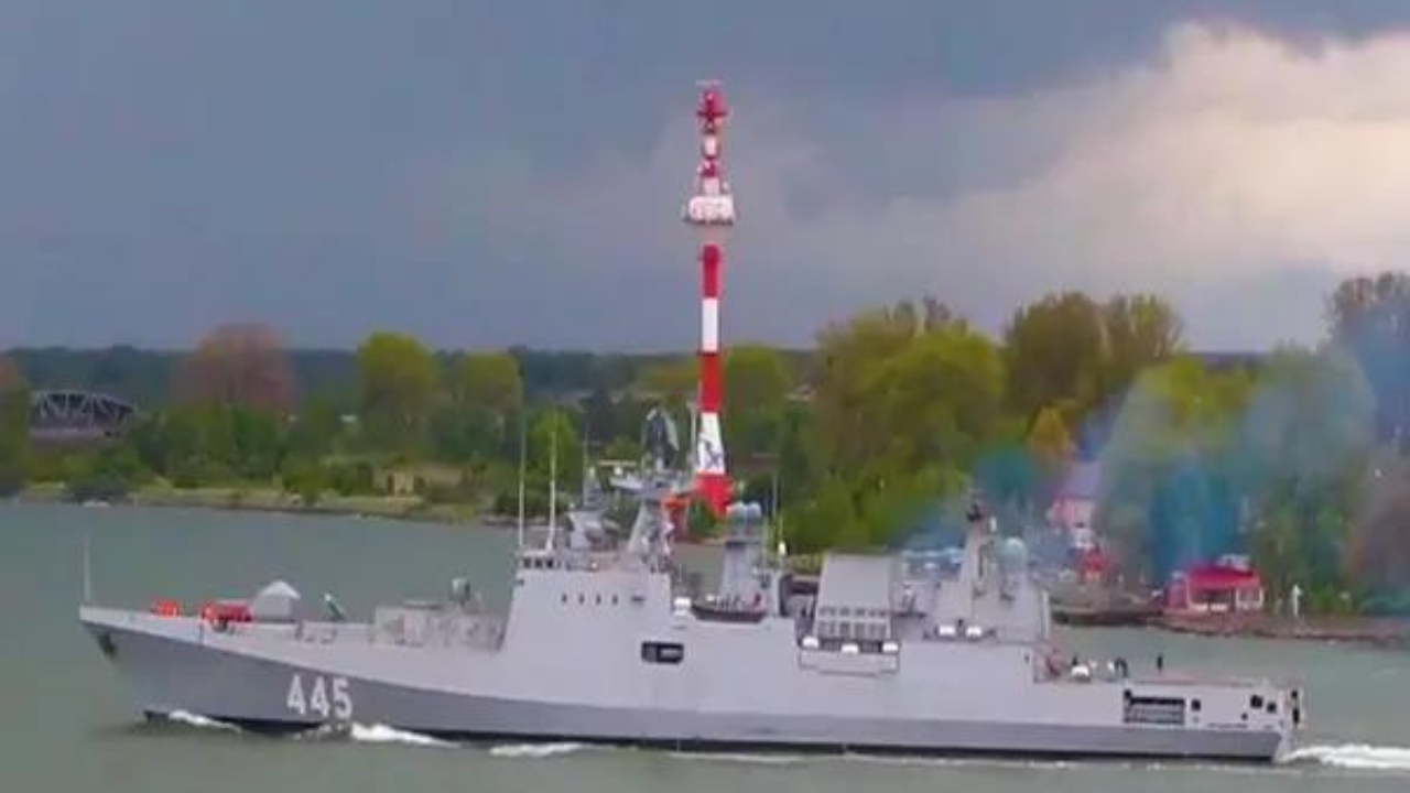 You are currently viewing Navy’s blue-water capabilities get a double boost