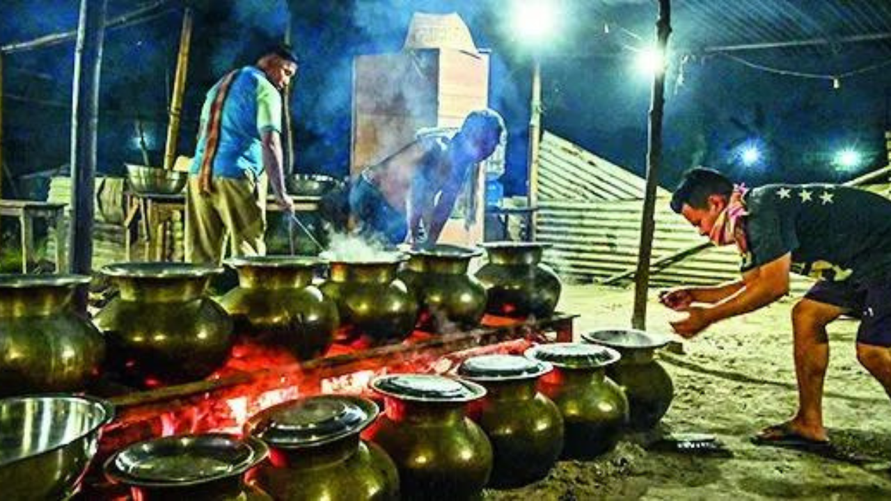 You are currently viewing Manipur to close relief camps, launch three-phase rehab plan