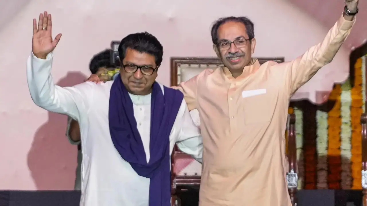 You are currently viewing Hindi row: Congress slams Thackeray cousins for hogging credit for govt’s rollback; casts doubt on reunion