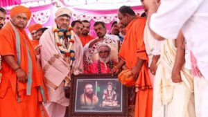 Read more about the article ‘In days to come… ‘: Lingayat seer backs DK Shivakumar for Karnataka CM post; reminds Congress of pre-poll deal