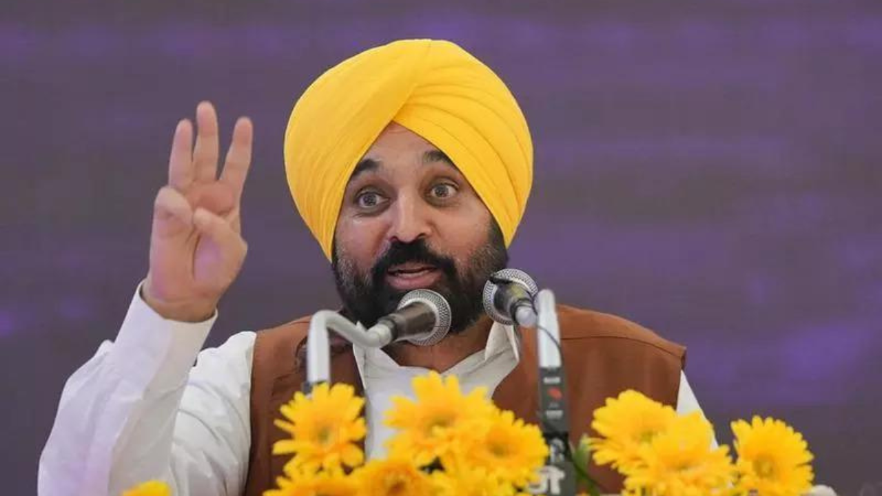 You are currently viewing ‘Will continue to ask’: Bhagwant Mann rebuffs MEA’s condemnation; says he has right to question PM’s foreign tours