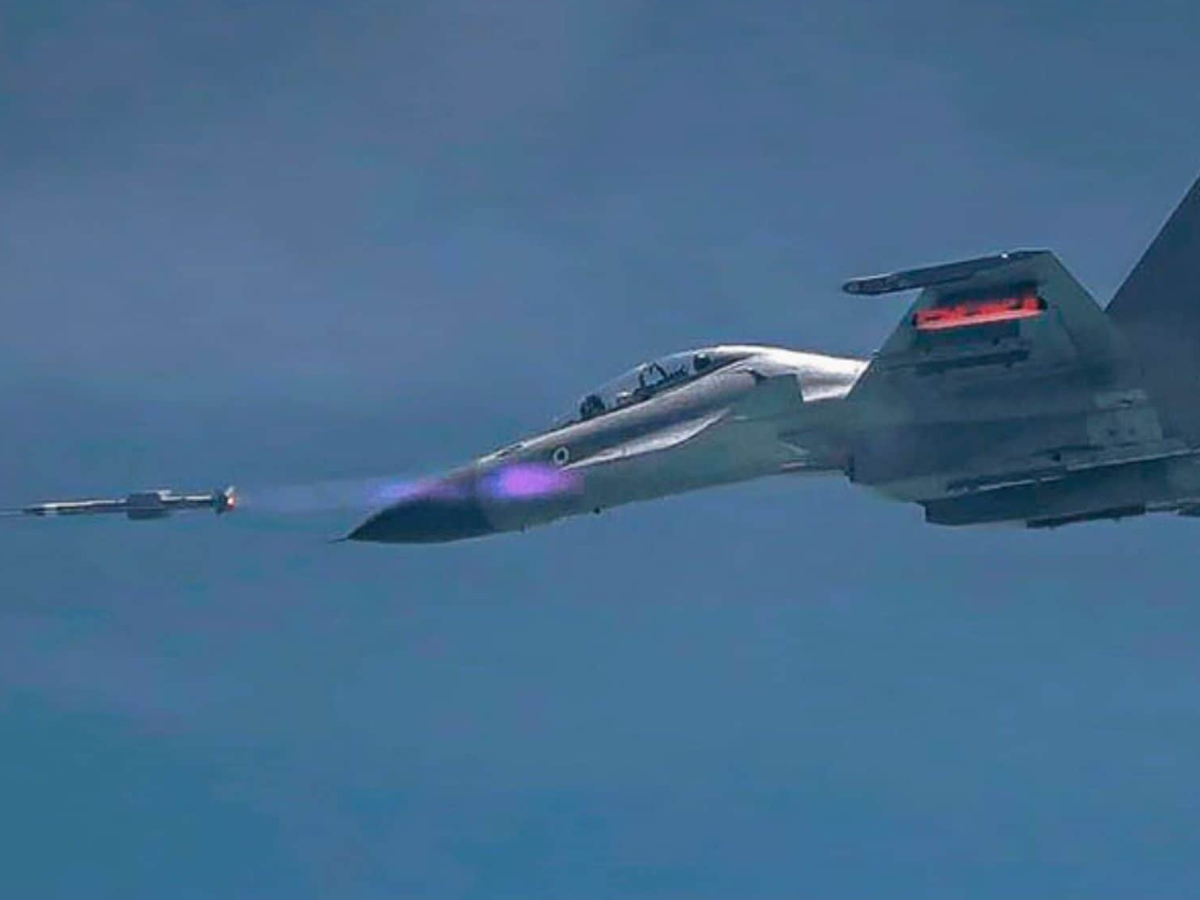 You are currently viewing DRDO’s ASTRA: BVRAAM missile successfully test-fired; IAF conducts trial from Su-30 MKI