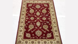Read more about the article J&K government trains weavers to keep famed Kashmiri carpets alive