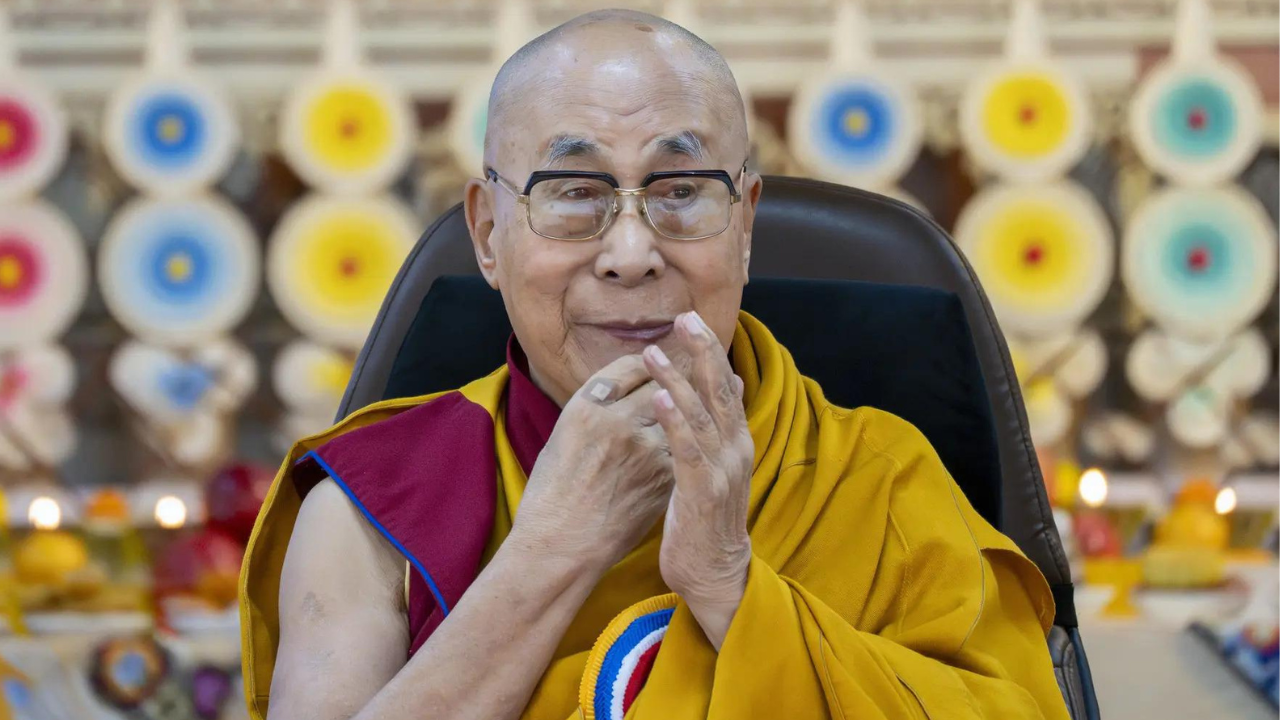 You are currently viewing Dalai Lama arrives in Leh for month-long stay, asks people to preserve Buddhist legacy