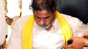 Read more about the article Prashant Kishor injured at Bihar rally: Jan Suraaj founder leaves midway due to rib injury, given first aid